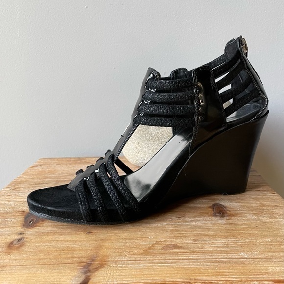 Donald J. Pliner Black Wedge Sandals - Picture 1 of 6